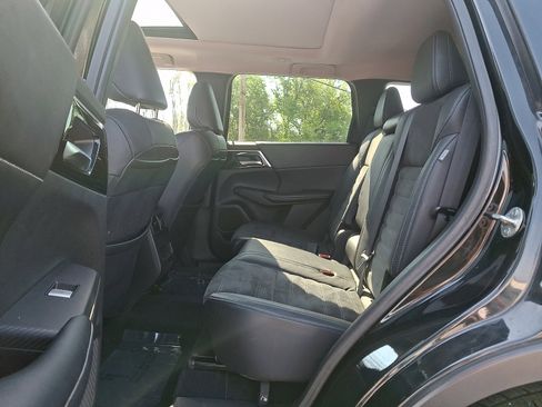 Used 2022 Mitsubishi Outlander SE FWD image 10
