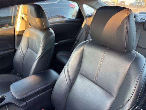 Used 2017 Toyota Avalon Touring image 7