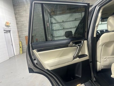 Used 2020 Lexus GX 460 Premium w/ Premium Package AWD/4WD image 13