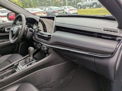 New 2026 Jeep Compass Latitude image 40