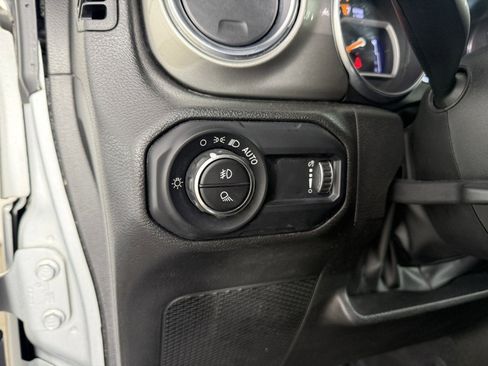 Used 2023 Jeep Gladiator Overland image 24