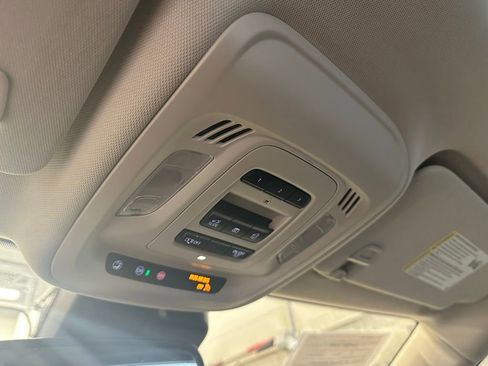 Used 2021 Buick Envision Essence w/ Technology Package I image 15