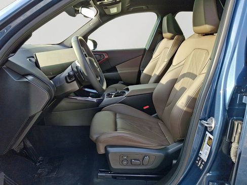 Certified 2025 BMW X3 xDrive30i w/ Premium Package image 13