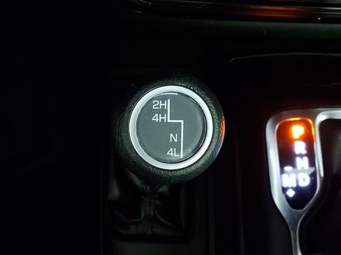 Used 2022 Jeep Gladiator Sport image 16