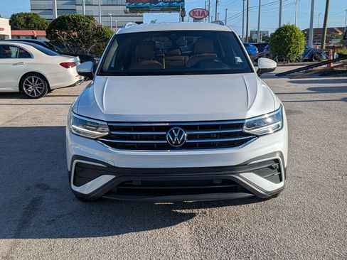 Certified 2023 Volkswagen Tiguan SE FWD image 6