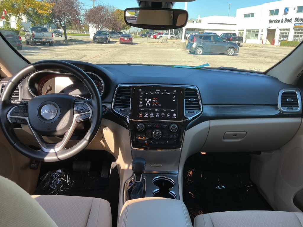 Certified 2022 Jeep Grand Cherokee Laredo E w/ Security & Convenience Group AWD/4WD image 15