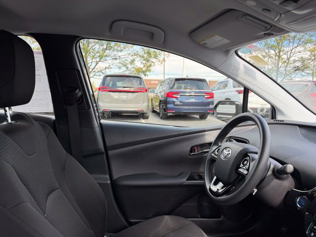 Used 2022 Toyota Prius LE FWD image 28