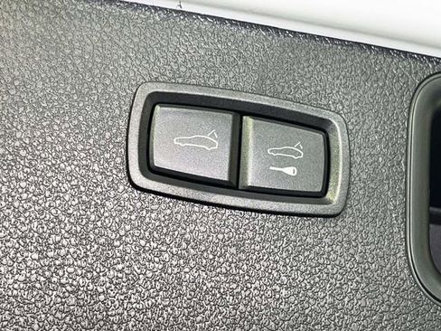 New 2026 Porsche Macan image 21