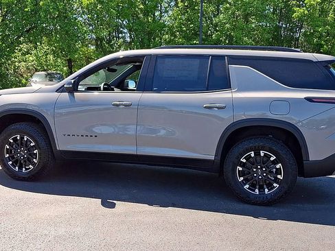 New 2026 Chevrolet Traverse Z71 w/ Driver Confidence Package AWD/4WD image 8