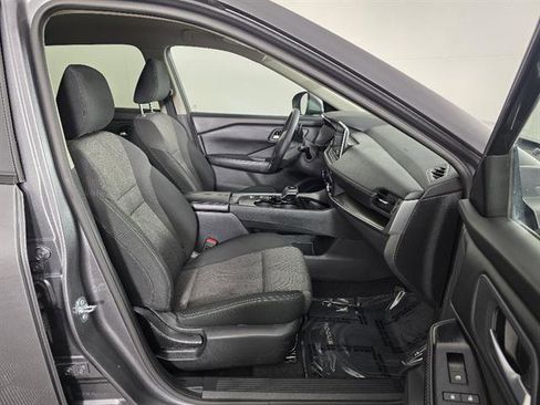 Used 2025 Nissan Rogue SV FWD image 13