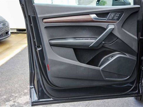 Used 2023 Audi Q5 2.0T Premium w/ Convenience Package image 22