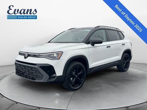 New 2026 Volkswagen Taos SE AWD/4WD image 1