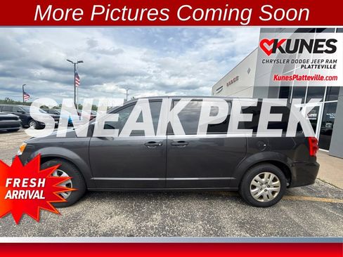 Used 2019 Dodge Grand Caravan SE w/ UConnect Hands-Free Group FWD image 7