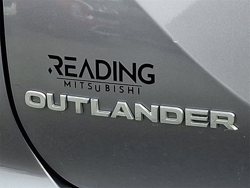Used 2024 Mitsubishi Outlander SE image 33