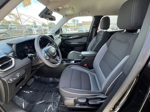 Used 2025 Chevrolet TrailBlazer LT FWD image 41