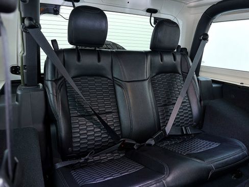 Used 2022 Jeep Wrangler Sport AWD/4WD image 33