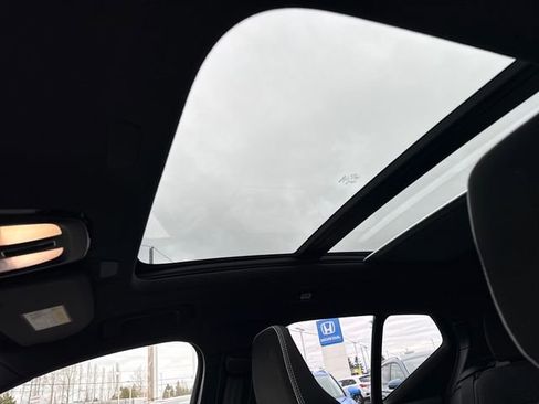 Used 2023 Volvo XC40 Recharge Ultimate image 32