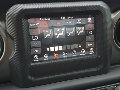 Used 2020 Jeep Wrangler Sport AWD/4WD image 22