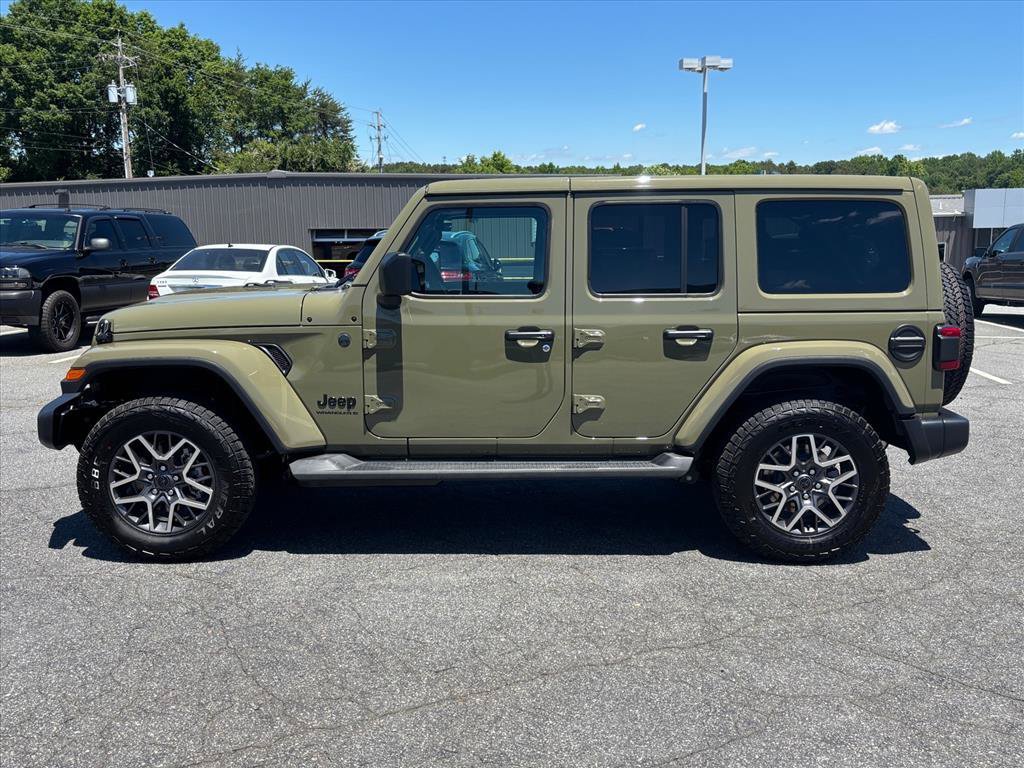 New 2026 Jeep Wrangler Unlimited Sahara AWD/4WD image 18