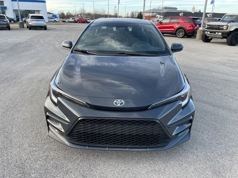 Used 2025 Toyota Corolla SE image 3