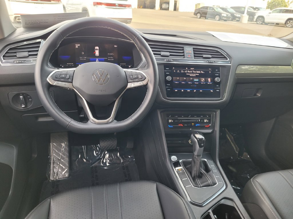 Used 2023 Volkswagen Tiguan SE FWD image 19