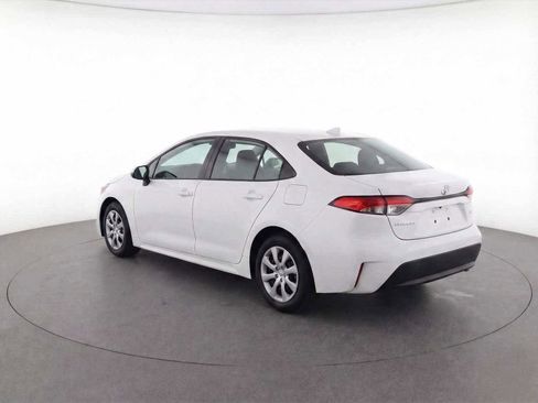 Used 2025 Toyota Corolla LE image 5