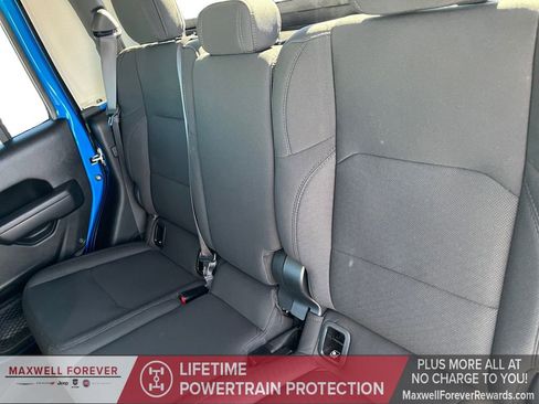 Used 2022 Jeep Gladiator Sport image 22