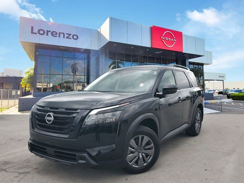Certified 2025 Nissan Pathfinder SV w/ Black Appearance Package FWD image 1