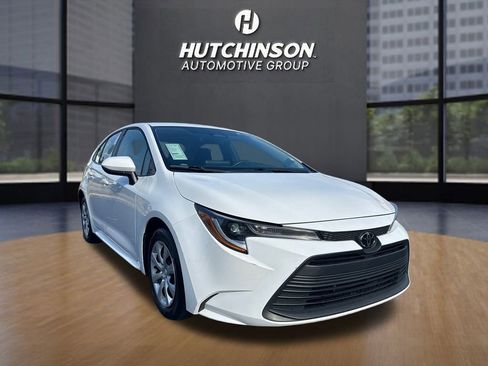 Used 2025 Toyota Corolla LE image 1