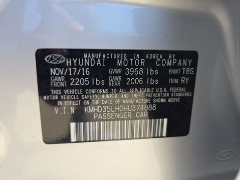 Used 2017 Hyundai Elantra GT FWD image 31