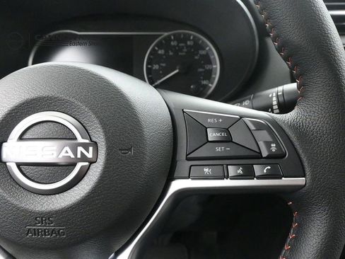 New 2025 Nissan Versa SR w/ Trunk Package image 14