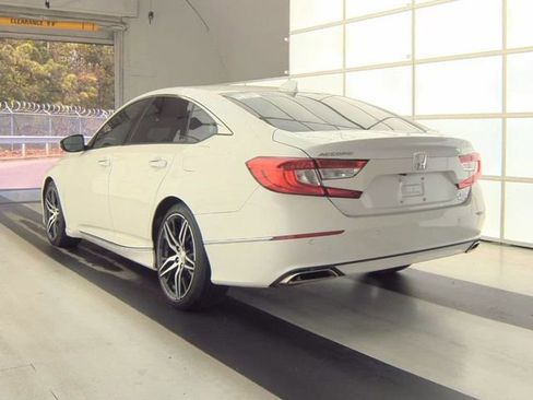 Used 2021 Honda Accord Touring image 4