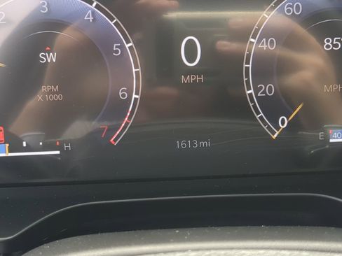 Used 2025 Jeep Grand Cherokee Altitude image 12