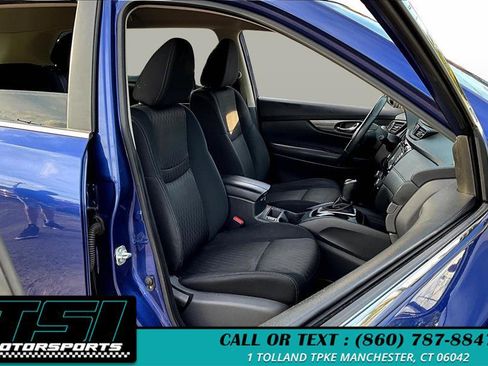 Used 2017 Nissan Rogue SV w/ SV Premium Package image 7