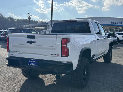 New 2026 Chevrolet Silverado 2500 ZR2 image 3