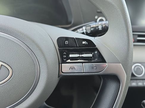 Certified 2024 Hyundai Elantra SE image 18