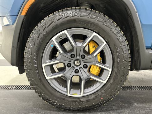 Used 2022 Rivian R1T Adventure AWD/4WD image 9