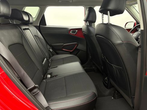 Used 2022 Kia Soul Turbo FWD image 36