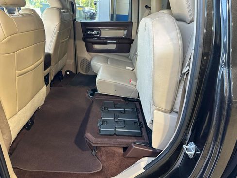Used 2017 RAM 1500 Laramie RWD image 32