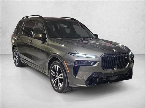 Used 2025 BMW X7 M60i AWD/4WD image 3