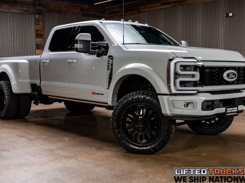 Used 2026 Ford F450 Platinum image 1