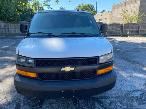 Used 2019 Chevrolet Express 2500 RWD image 8