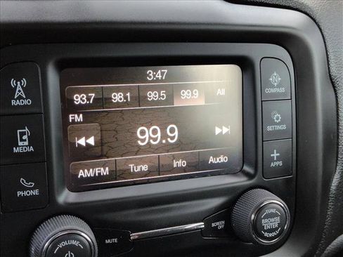 Used 2019 Jeep Renegade Sport image 19