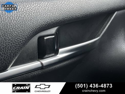 Used 2021 Toyota Camry SE image 12