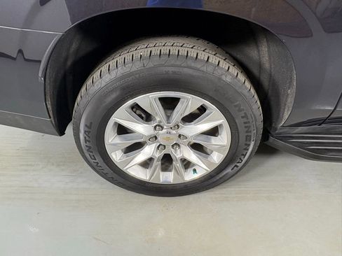 Used 2025 Chevrolet Suburban Premier image 12