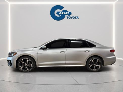 Used 2020 Volkswagen Passat 2.0T R-Line FWD image 11