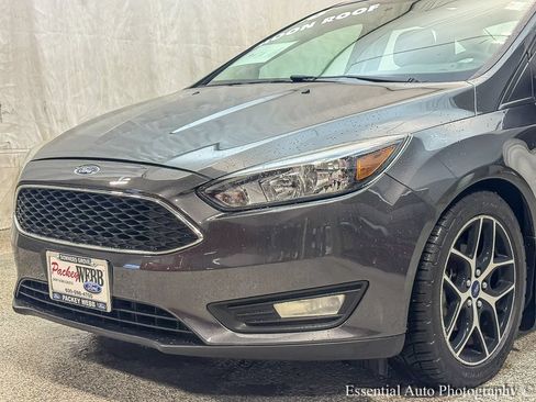 Used 2018 Ford Focus SEL FWD image 3