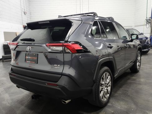 Used 2020 Toyota RAV4 XLE Premium image 11