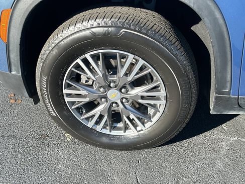 Used 2024 Chevrolet Traverse LT w/ LPO, Floor Liner Package image 36