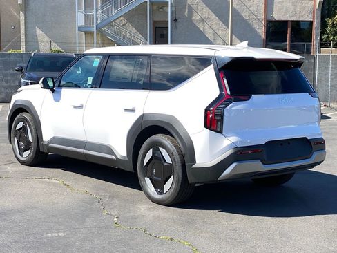 New 2026 Kia EV9 Light image 6